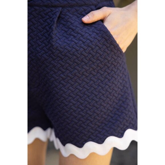 Textured Ric Rac trim Shorts - Picture 4 of 8